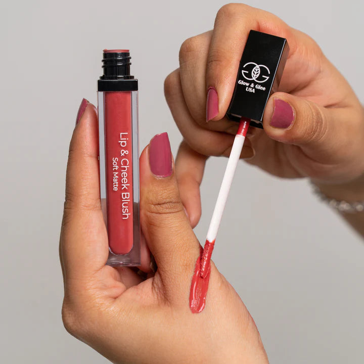 Glow & Glee Couple Kiss shade